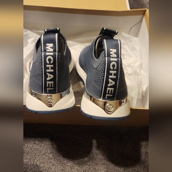 Michael kors women's size 8.5 - Picture 3 of 4